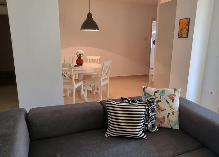 Casa Emma With Pool Πόρετς